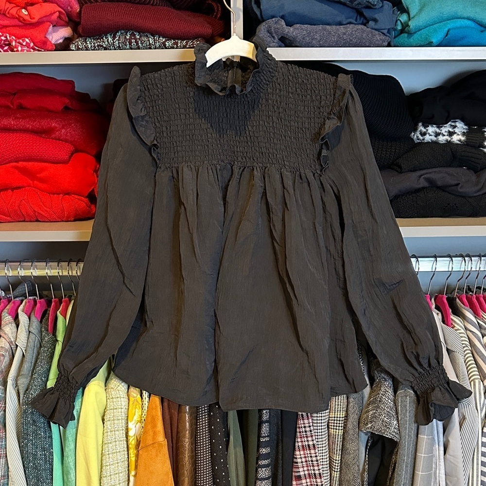 French Connection black smocked long sleeve mock neck back zipper blouse size XS